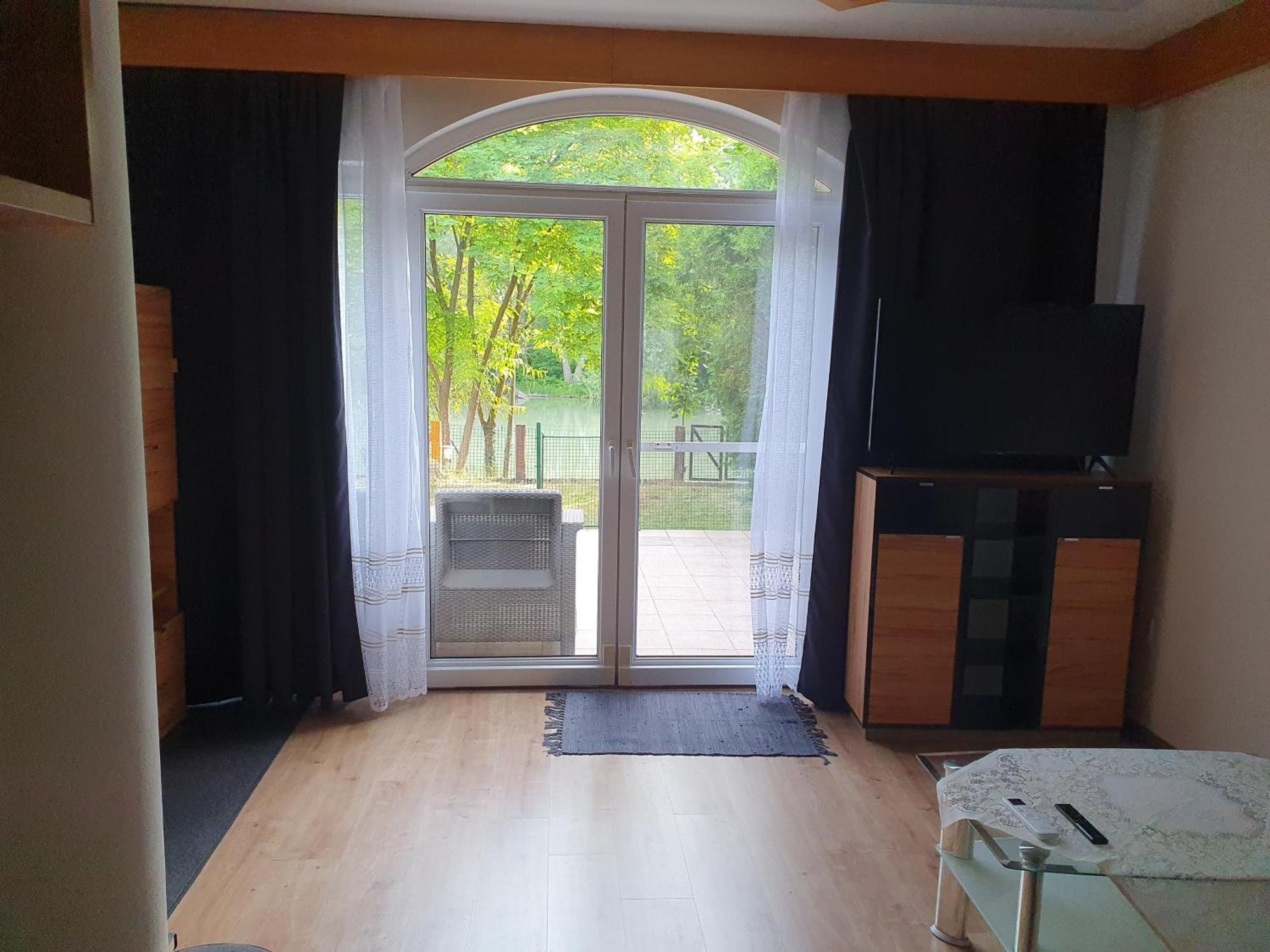 Revesz Apartamento Mosonmagyaróvár Exterior foto